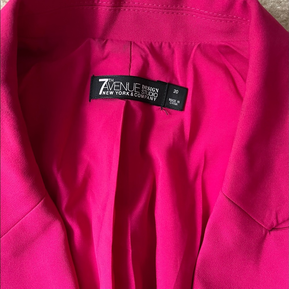 Size 20 7th avenue jacket and size 16 pants used